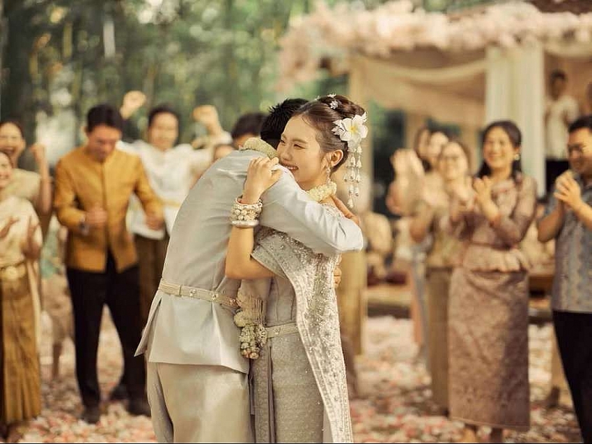 "Thiên đường với người thương" của Phương Mỹ Chi gây "sốt" văn hóa Khmer Nam Bộ
