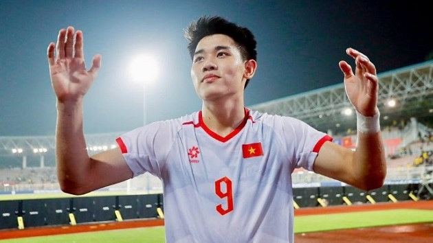 Tuyển Việt Nam đối mặt bài toán lực lượng: Đình Bắc và Xuân Mạnh trước nguy cơ bị treo giò
