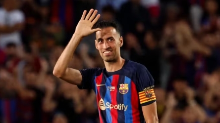 Sergio Busquets tái xuất bất ngờ ở Barca