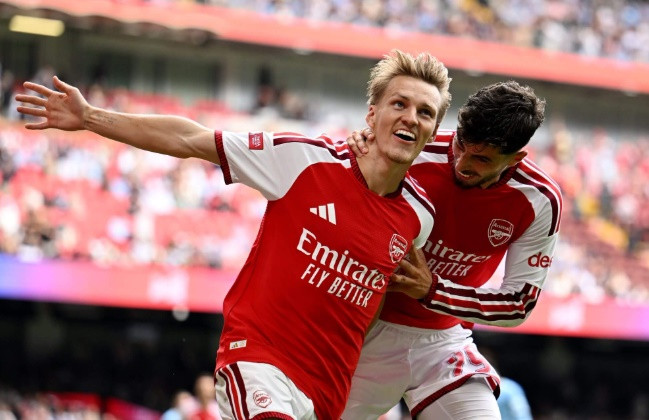 Martin Odegaard rực sáng ở Siêu cúp Anh: Nhạc trưởng Arsenal trở lại đỉnh cao Martin Odegaard rực sáng ở Siêu cúp Anh: Nhạc trưởng Arsenal trở lại đỉnh cao