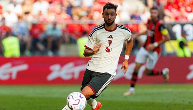 Manchester United từ chối mọi lời đề nghị giữ chân thủ quân Bruno Fernandes tại Old Trafford