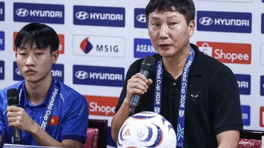 HLV Kim Sang-sik ‘yêu cầu đặc biệt’ với Xuân Son