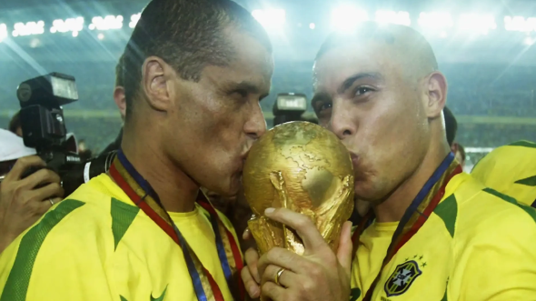 Bí mật đằng sau kiểu tóc móng ngựa tại World Cup 2002 và màn tái sinh của Ronaldo Nazario