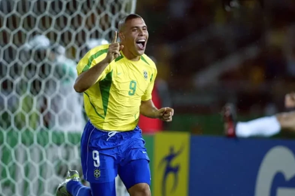Bí mật đằng sau kiểu tóc móng ngựa tại World Cup 2002 và màn tái sinh của Ronaldo Nazario