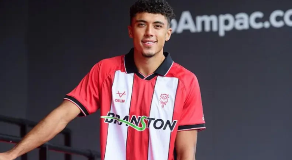 Man Utd chính thức chia tay tiền đạo Ethan Wheatley gia nhập Lincoln City ở Championship