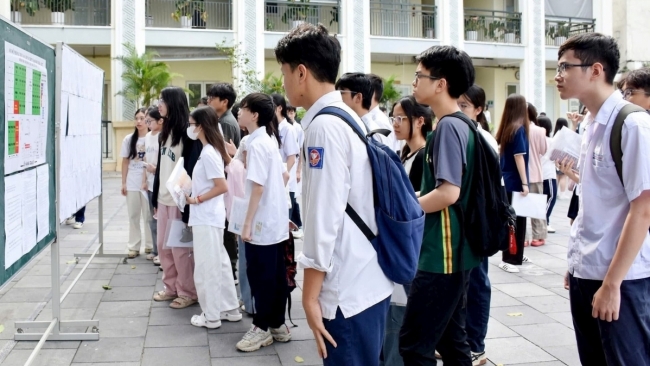 Giảm môn thi vào lớp 10: Liệu có giảm áp lực cho học sinh?