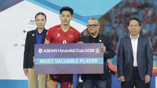 Đình Bắc nhận cú đúp danh hiệu ASEAN Cup 2026