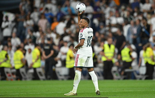 Kylian Mbappe lập hat-trick xuất sắc giúp Real Madrid đè bẹp Real Sociedad với tỷ số 4-1