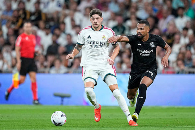 Kylian Mbappe lập hat-trick xuất sắc giúp Real Madrid đè bẹp Real Sociedad với tỷ số 4-1