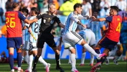 FIFA chấp thuận cho Leandro Paredes và tuyển Argentina thụ án treo giò ở các trận giao hữu
