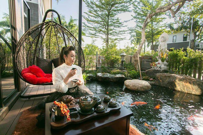 Từ quá khứ cơ cực phải đi làm giúp việc, nay Nhật Kim Anh sở hữu khối tài sản siêu 'khủng' Từ quá khứ cơ cực phải đi làm giúp việc, nay Nhật Kim Anh sở hữu khối tài sản siêu 'khủng'
