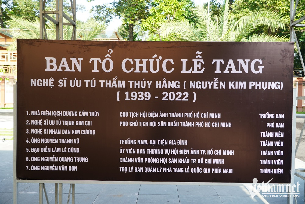 Lễ tang minh tinh Thẩm Thúy Hằng