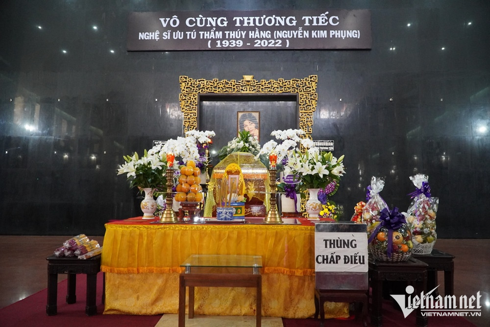 Lễ tang minh tinh Thẩm Thúy Hằng