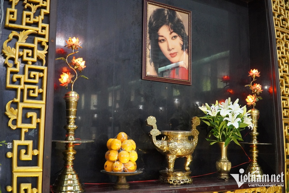 Lễ tang minh tinh Thẩm Thúy Hằng
