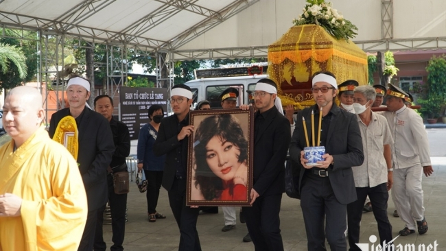 Lễ tang minh tinh Thẩm Thúy Hằng