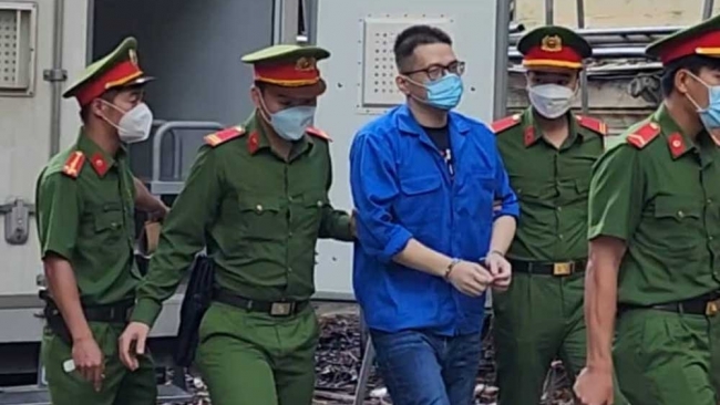 Xét xử hacker Nhâm Hoàng Khang tội cưỡng đoạt tài sản
