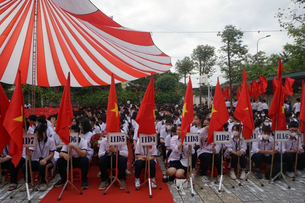 Thầy trò trường THPT Xuân Phương (Q.Nam Từ Liêm- TP Hà Nội) náo nức chào đón năm học mới