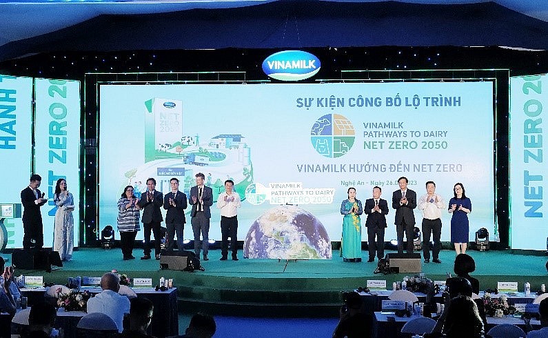 Vinamilk đứng thứ 5 trong Top 10 thương hiệu sữa có tính bền vững cao nhất toàn cầu