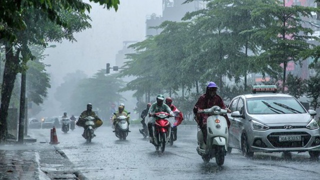 Dự báo thời tiết ngày 10/9/2023: Mưa dông ở Hà Nội tiếp diễn, gió giật mạnh