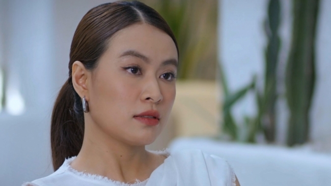 Hoàng Thùy Linh lo lắng khi trở lại sóng phim giờ vàng VTV