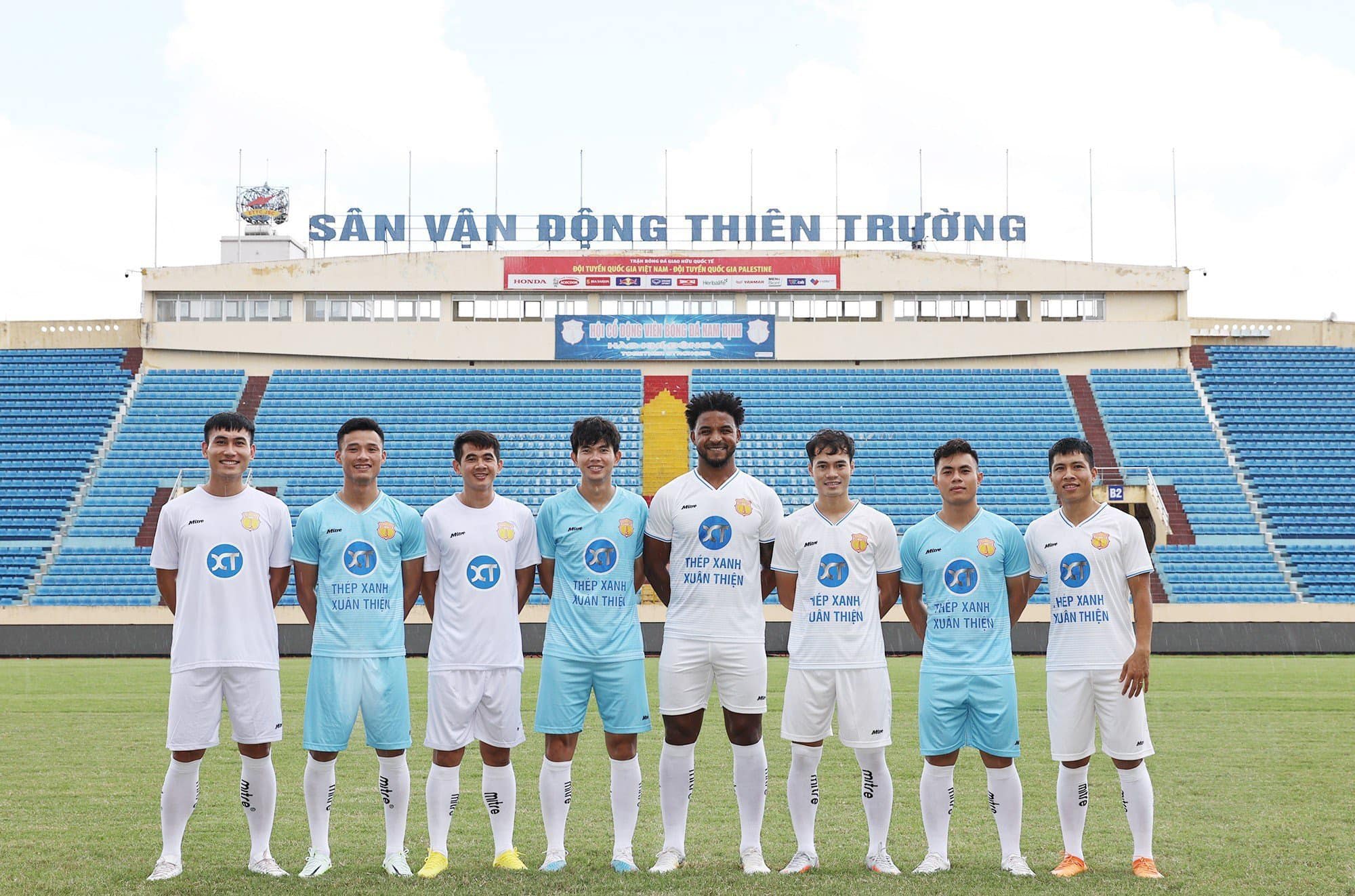 CLB Nam Định mua hàng loạt tân binh "khủng", Văn Toàn nhận lương cao chót vót