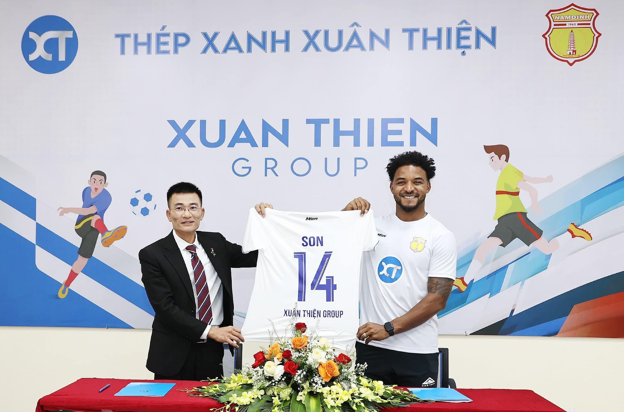 CLB Nam Định mua hàng loạt tân binh "khủng", Văn Toàn nhận lương cao chót vót