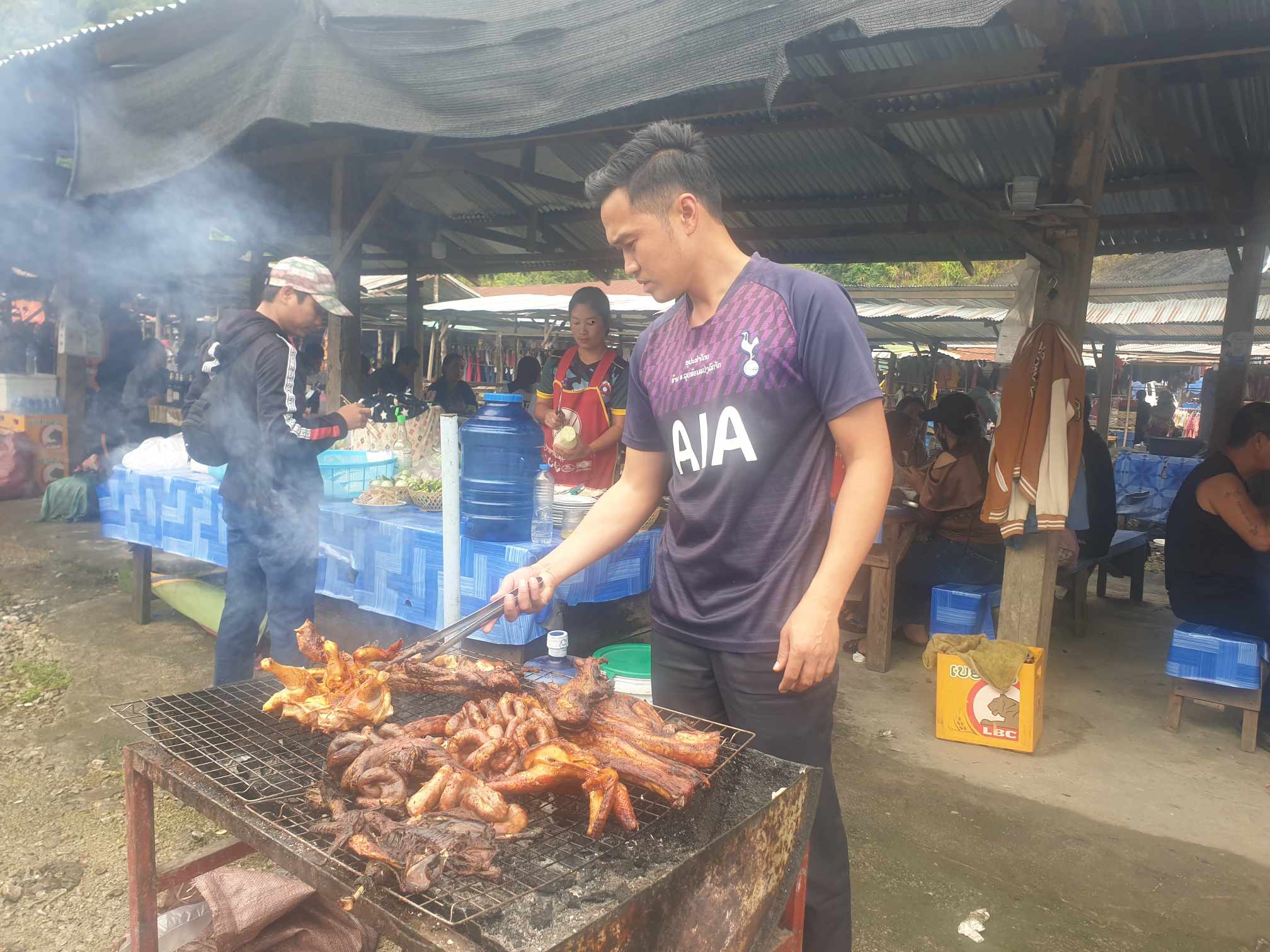 Lên chợ phiên nơi biên cương Nậm Cắn