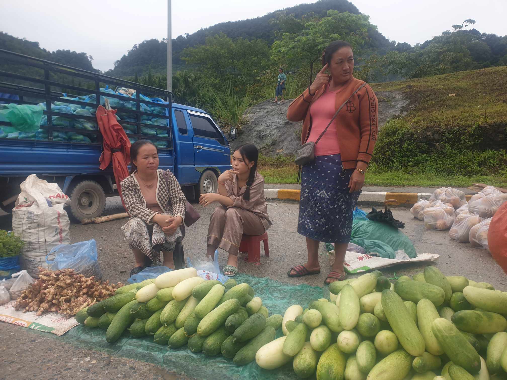 Lên chợ phiên nơi biên cương Nậm Cắn