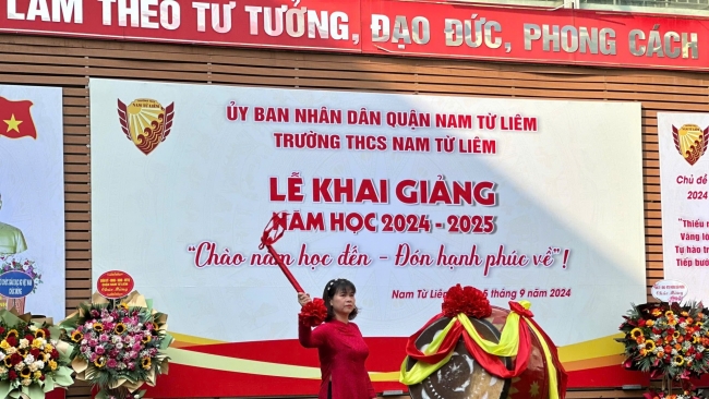 Trường THCS Nam Từ Liêm: "Chào năm học đến-Đón hạnh phúc về"