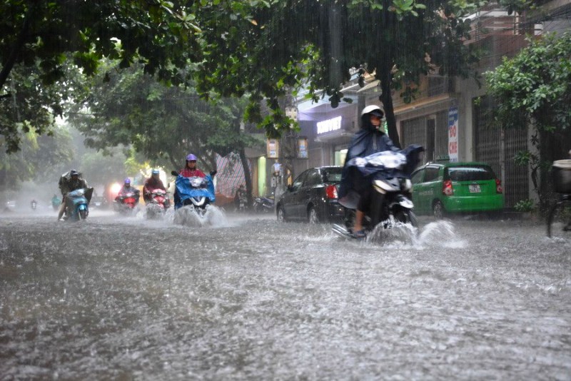 Dự báo thời tiết đêm nay và ngày mai 13/9: Hà Nội và các khu vực trên cả nước