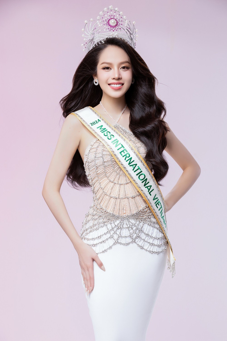 Người đẹp nào đại diện Việt Nam tham gia Miss International 2025?