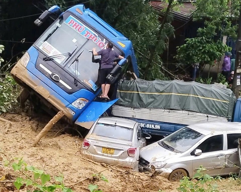 Lũ quét, sạt lở đất nghiêm trọng ở Hà Giang