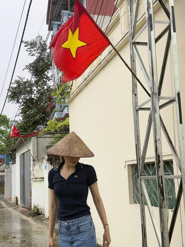 Hoa hậu Kỳ Duyên về quê nhà nghỉ lễ 2/9