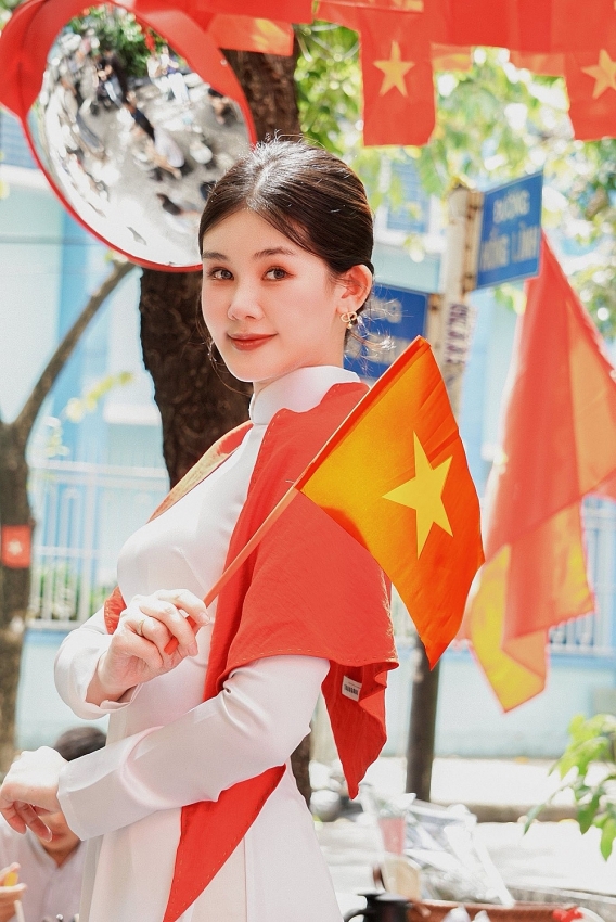 Hoa hậu Ngân Anh hào hứng hướng về đại lễ 2/9