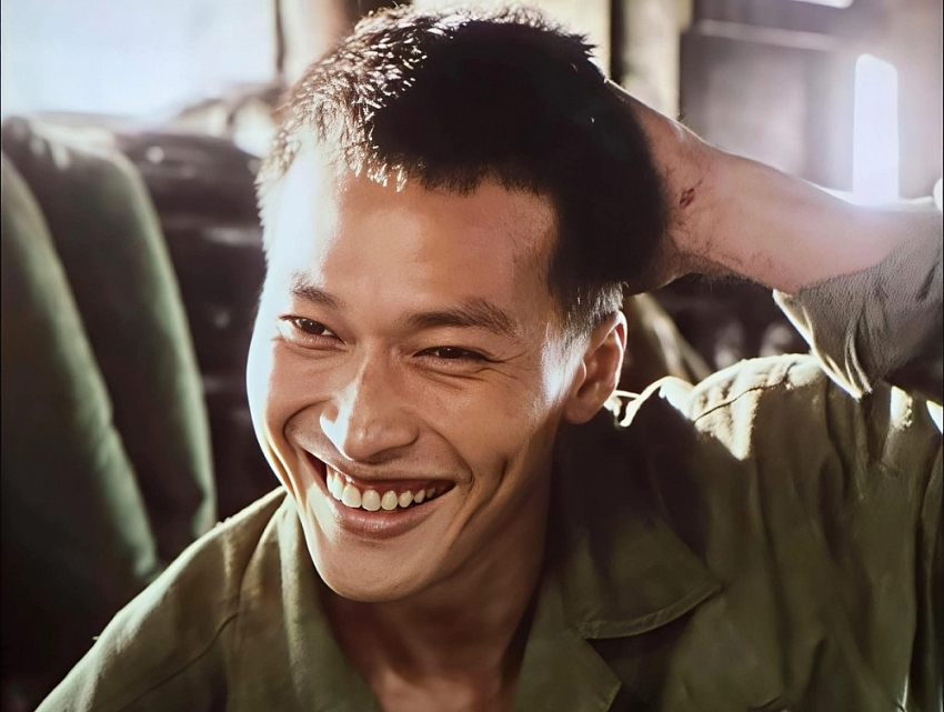 Quá khứ vất vả của Lâm Thanh Nhã 'Mưa đỏ'