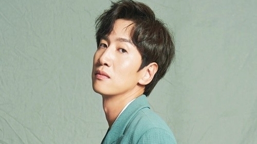 Lee Kwang Soo đóng cặp cùng Hoàng Hà, ngoài đời có bạn gái xinh đẹp
