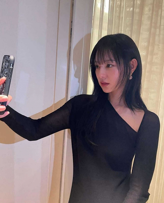 Kim Ji Won U35 vẫn gây sốt với nhan sắc trong trẻo và làn da đẹp mê hồn