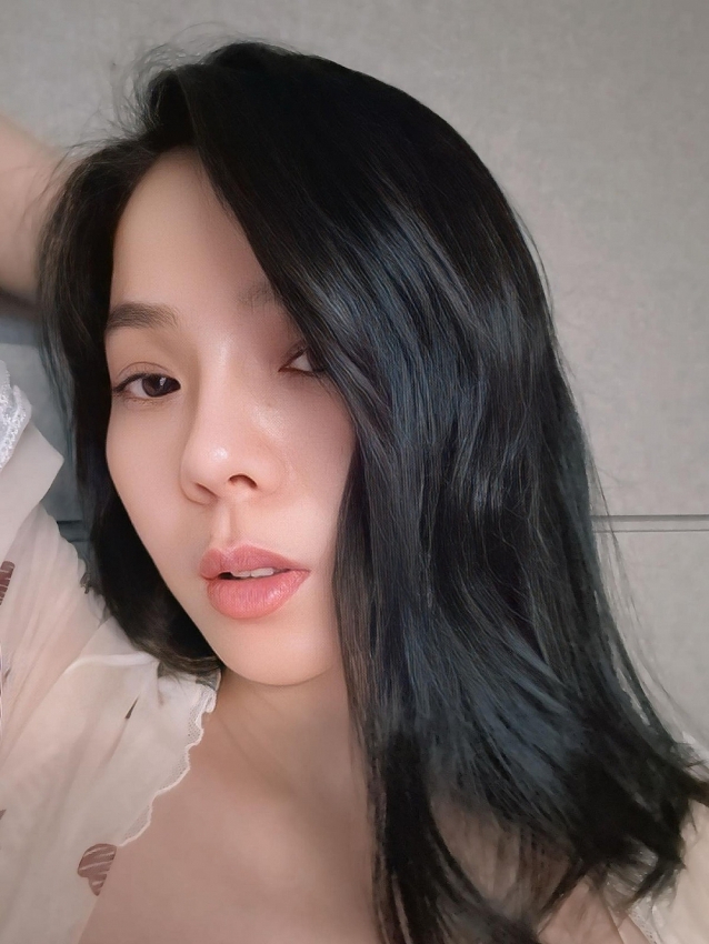 Lệ Quyên tự tin khoe mặt mộc, da sáng khỏe ở tuổi tứ tuần