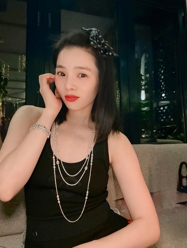 Lệ Quyên tự tin khoe mặt mộc, da sáng khỏe ở tuổi tứ tuần