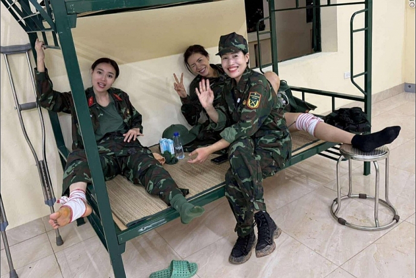 Siêu mẫu Minh Tú hiện ra sao sau chấn thương?