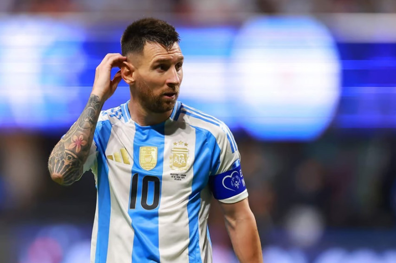 Lionel Messi lỡ cơ hội đi vào lịch sử