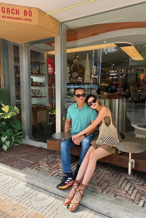 Hoa hậu Khánh Vân hạnh phúc viên mãn bên chồng doanh nhân hơn 17 tuổi