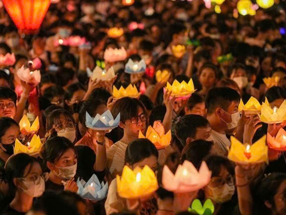 Vu Lan, mùa dạy người trẻ sống biết ơn
