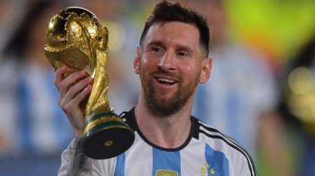 Messi tiếp tục được vinh danh