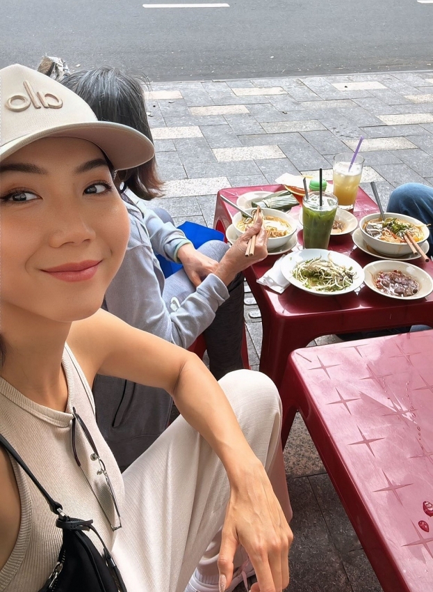Ngọc Quyên gặp gỡ Minh Triệu, Võ Hoàng Yến khi về nước