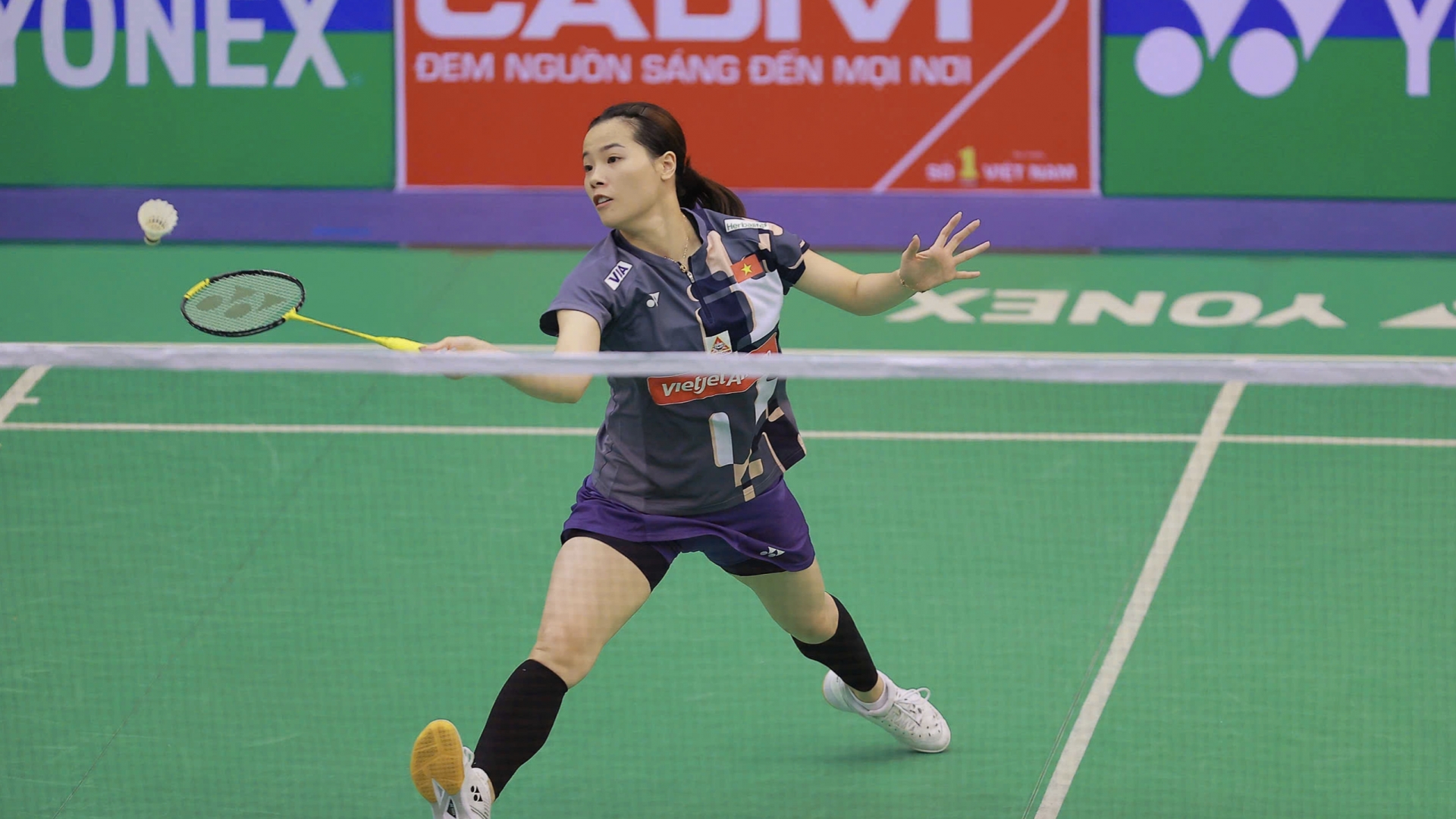 Thùy Linh vào tứ kết Vietnam Open sau trận thắng nghẹt thở