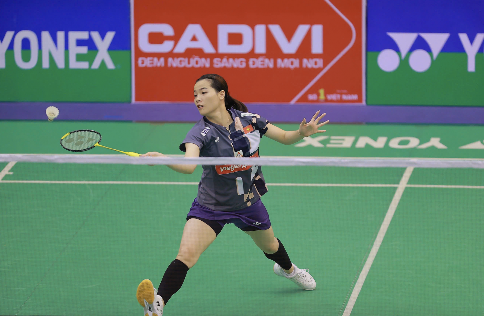 Thùy Linh vào tứ kết Vietnam Open sau trận thắng nghẹt thở