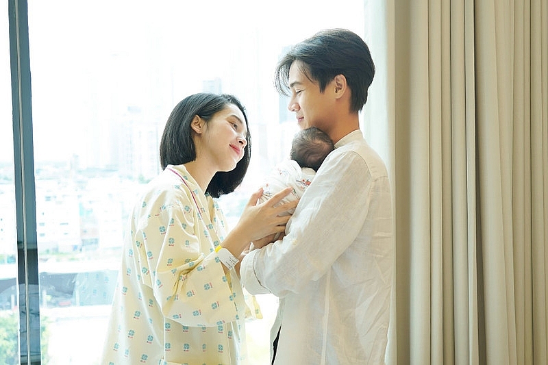 Quỳnh Lương lấy lại vóc dáng thần tốc, đẹp rạng ngời sau sinh Quỳnh Lương lấy lại vóc dáng thần tốc, đẹp rạng ngời sau sinh