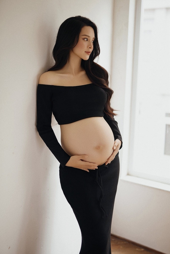 Quỳnh Lương lấy lại vóc dáng thần tốc, đẹp rạng ngời sau sinh Quỳnh Lương lấy lại vóc dáng thần tốc, đẹp rạng ngời sau sinh