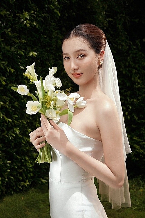 Ảnh cưới đẹp như mơ của Hồ Quang Hiếu và vợ kém 17 tuổi trước thềm hôn lễ